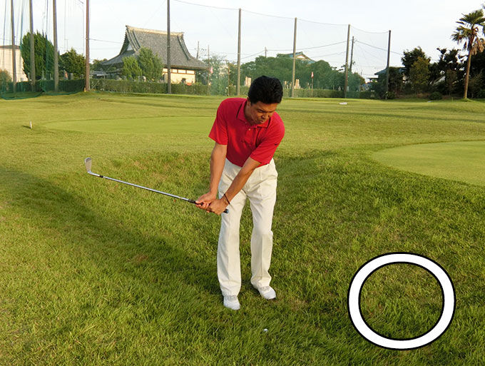 ゴルフお役立ち情報「芝生の抵抗が強いラフからのピッチショット」