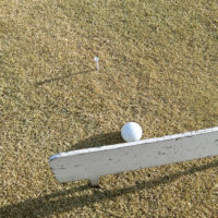 今月のゴルフクイズ 「ティーマーカーを動かす」