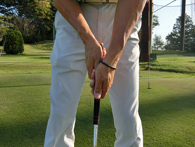 ゴルフお役立ち情報「クロスハンドグリップ」